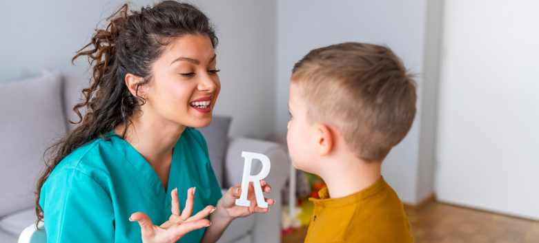 Terapia da fala e linguagem: como ajudar seu filho autista a desenvolver habilidades de comunicação